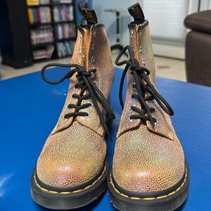 Dr. Martens Rainbow Ray Sand Rainbow Ray size 8